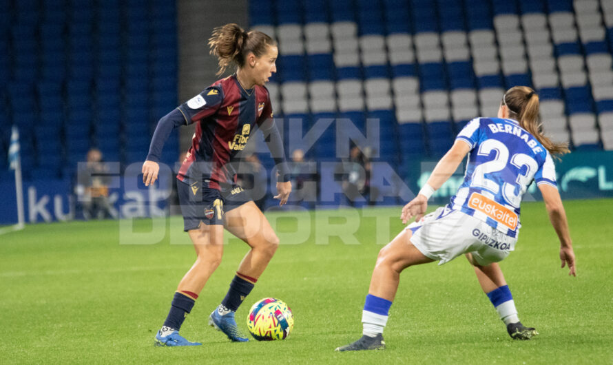 LIGA FINETWORK / JORNADA 12 / REAL SOCIEDAD vs LEVANTE UD